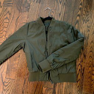 lululemon Non-Stop Bomber Jacket Reversible (size 6) in Olive Green